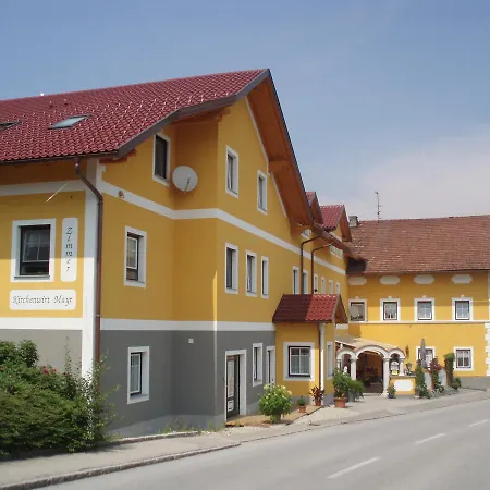 Kirchenwirt Mayr Bed and breakfast